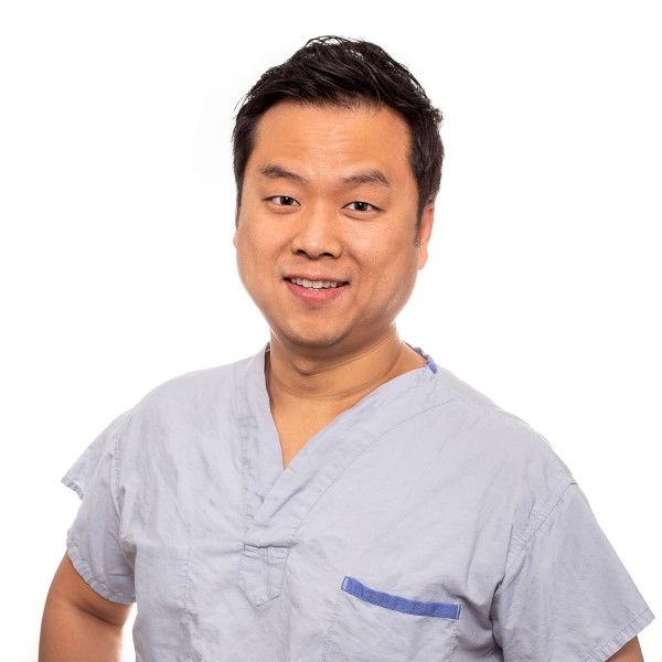 Dr. Kenny Lee - Surrey Comprehensive Orthopaedics